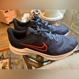 Men’s Nike Shoes Sneakers USA 11.5 NWT